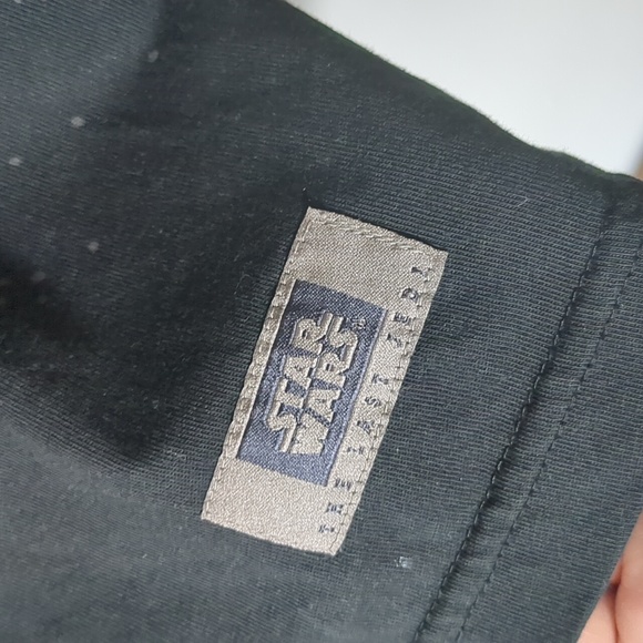 Uniqlo Star Wars The Last Jedi T-Shirt in Medium - Picture 3 of 5